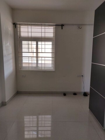 Room in 3 BHK Apartment at Aditya Capitol Heights, Hi Tech City – for Rent