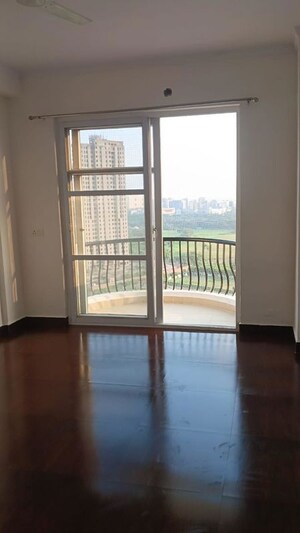 Room in 3.5 BHK Apartment at Amrapali Sapphire, Sector 45 – for Rent