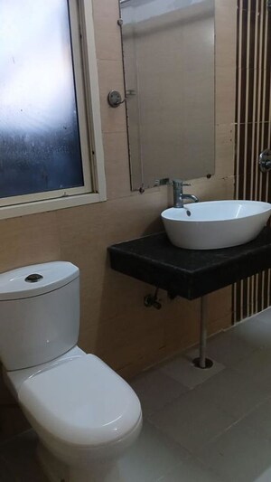 Bathroom in 3.5 BHK Apartment at Amrapali Sapphire, Sector 45 – for Rent