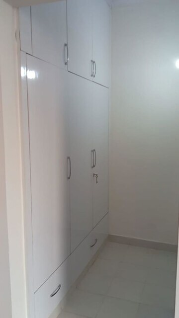 Building Lobby in 3.5 BHK Apartment at Amrapali Sapphire, Sector 45 – for Rent