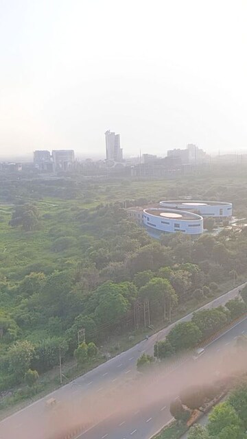 Plot Area in 3.5 BHK Apartment at Amrapali Sapphire, Sector 45 – for Rent