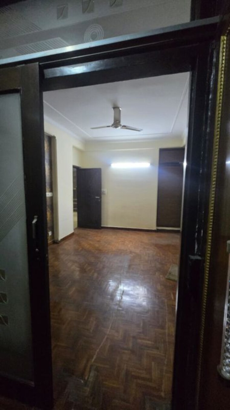 Bathroom, gulmohar-garden 3.5 Bedroom 1950 Sq.Ft. Apartment In Sector 44 Noida 9995243