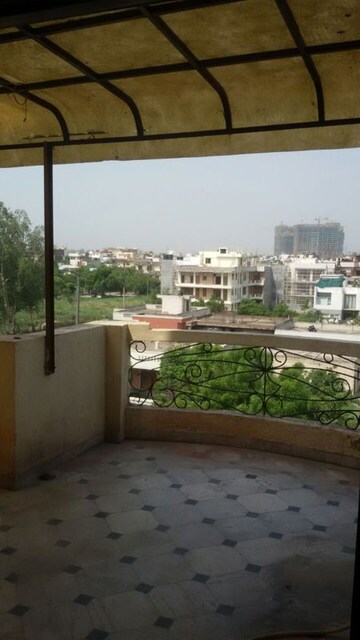 Balcony in 3.5 BHK Apartment at Gulmohar Garden, Sector 44 – for Rent