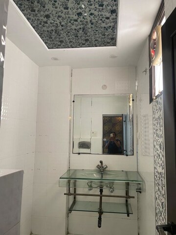 Bathroom in 3.5 BHK Apartment at Gulmohar Garden, Sector 44 – for Rent