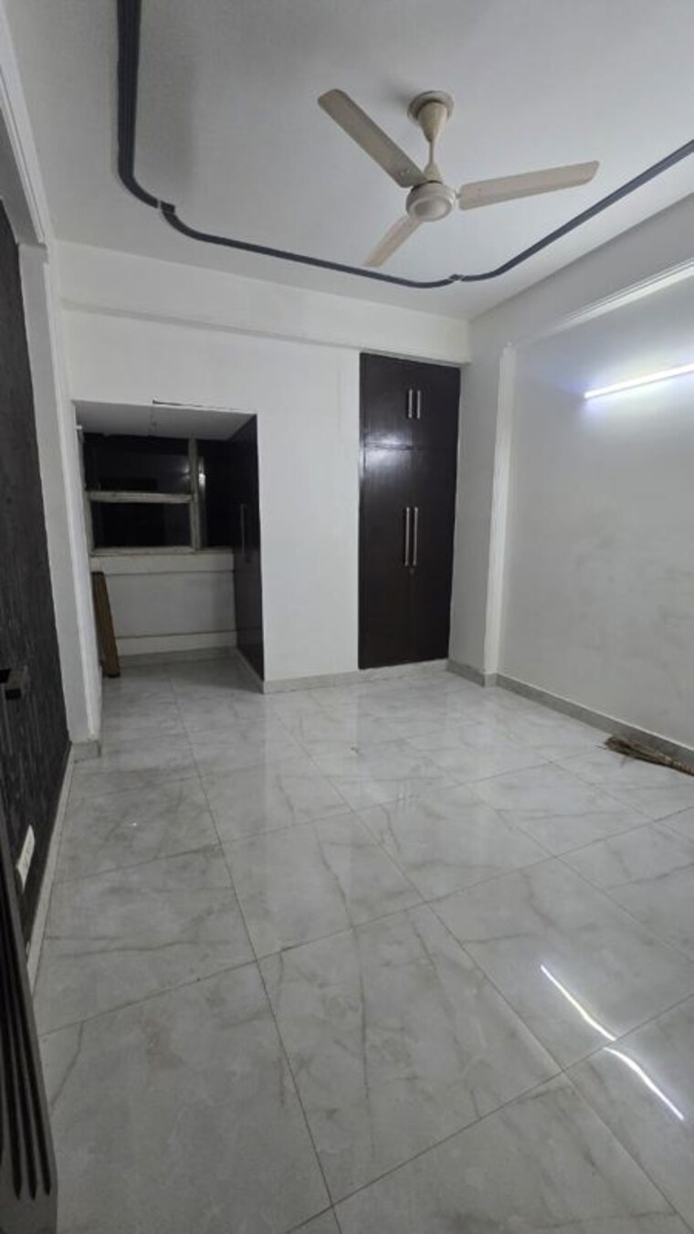Room, gulmohar-garden 3.5 Bedroom 1950 Sq.Ft. Apartment In Sector 44 Noida 9995243