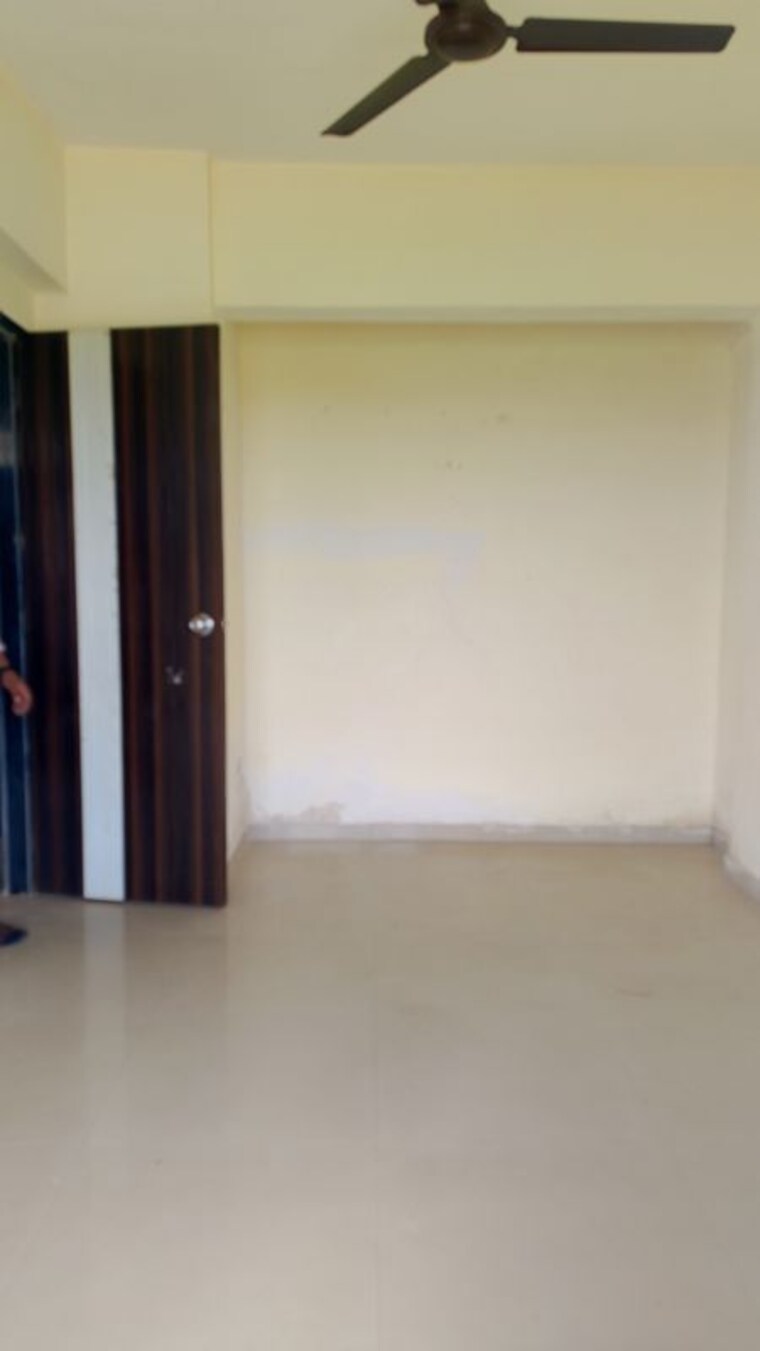 Room, navkar-building 1 Bedroom 610 Sq.Ft. Apartment In Nalasopara West Palghar 9995249