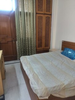 Studio+ Pooja Room,Extra Room Independent House For Rent in RWA Apartments Sector 30