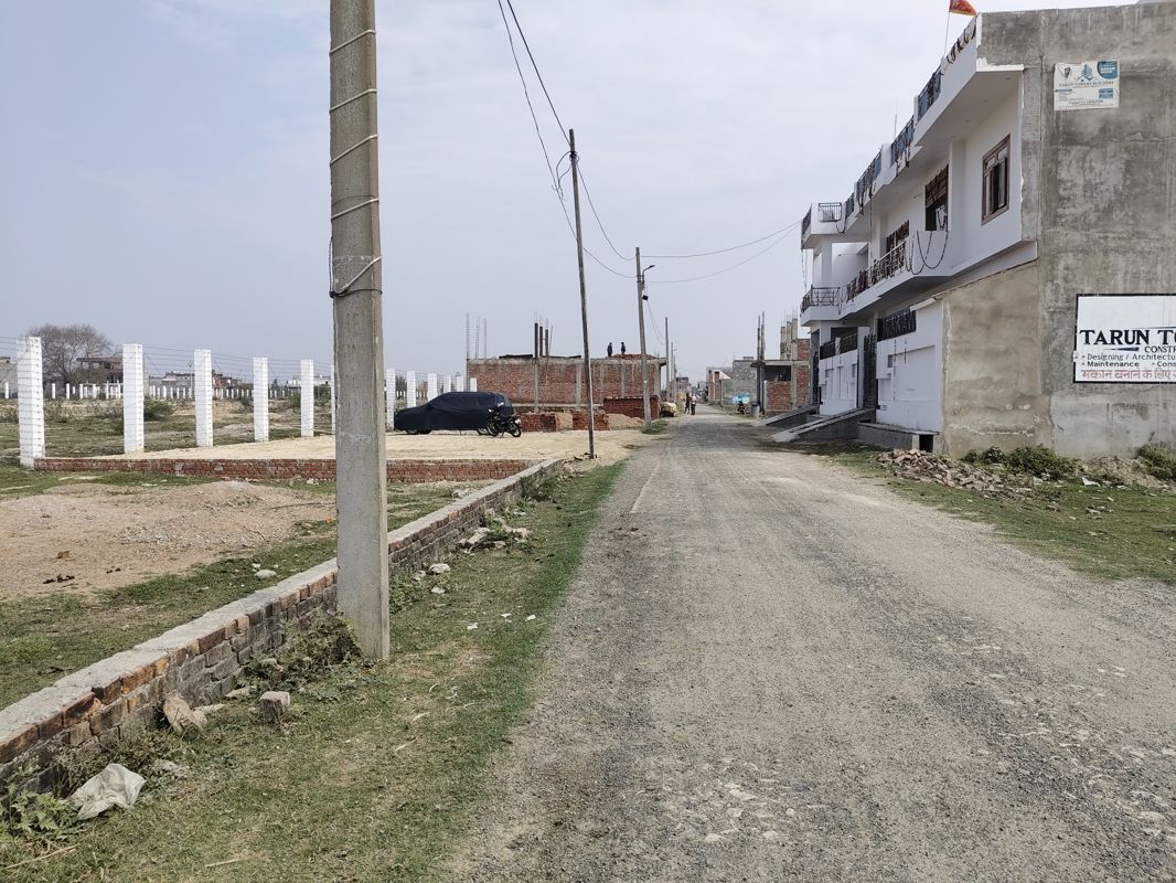 Plot For Sale in Kalli Paschim