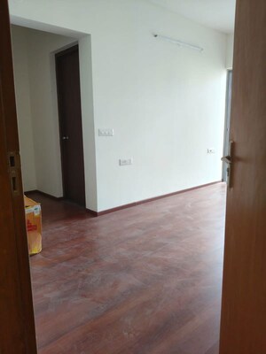 Room in 3 BHK Apartment at Amanora Elivate Tower, Hadapsar – for Rent