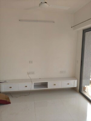 Furnished Amenities in 3 BHK Apartment at Amanora Elivate Tower, Hadapsar – for Rent