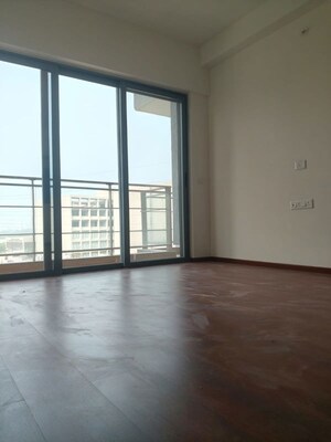 Room in 3 BHK Apartment at Amanora Elivate Tower, Hadapsar – for Rent