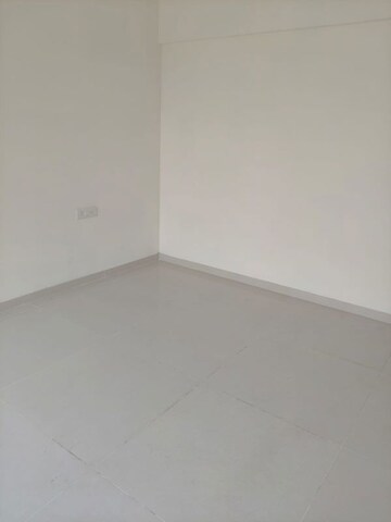 Room in 3 BHK Apartment at Amanora Elivate Tower, Hadapsar – for Rent