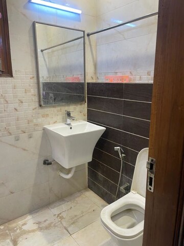 Bathroom in 3 BHK Independent House at Tulip Mall, Sector 46 – for Rent