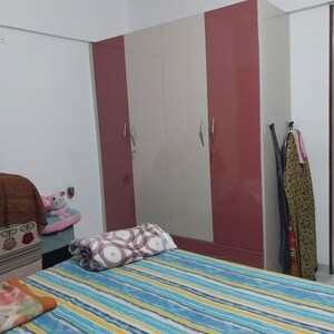 Bedroom in 2 BHK Apartment at Karve Nagar – for Rent