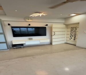Room in 2 BHK Apartment at Matunga East – for Sale