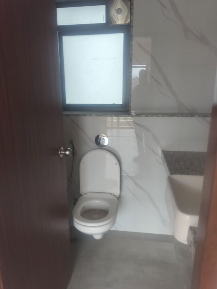 Bathroom, amanora-elivate-tower 2 Bedroom 863 Sq.Ft. Apartment In Hadapsar Pune 9995328