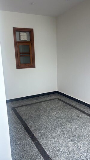 Room in 3 BHK Apartment at M3M Atrium, Sector 57 – for Rent