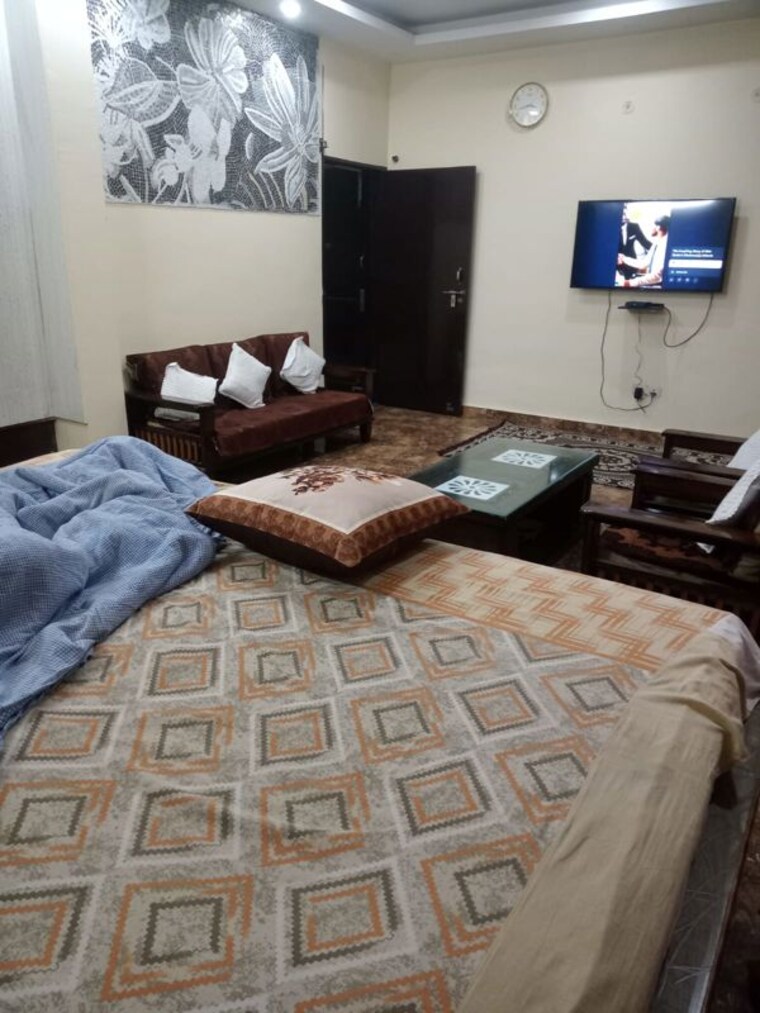 Living Room, rwa-apartments-sector-122 6+ Bedroom 162 Sq.Mt. Independent House In Sector 122 Noida 9995345