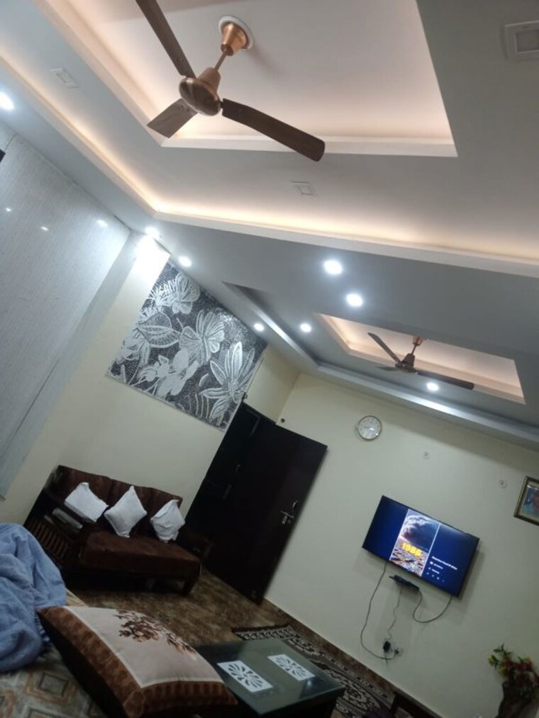 undefined, rwa-apartments-sector-122 6+ Bedroom 162 Sq.Mt. Independent House In Sector 122 Noida 9995345