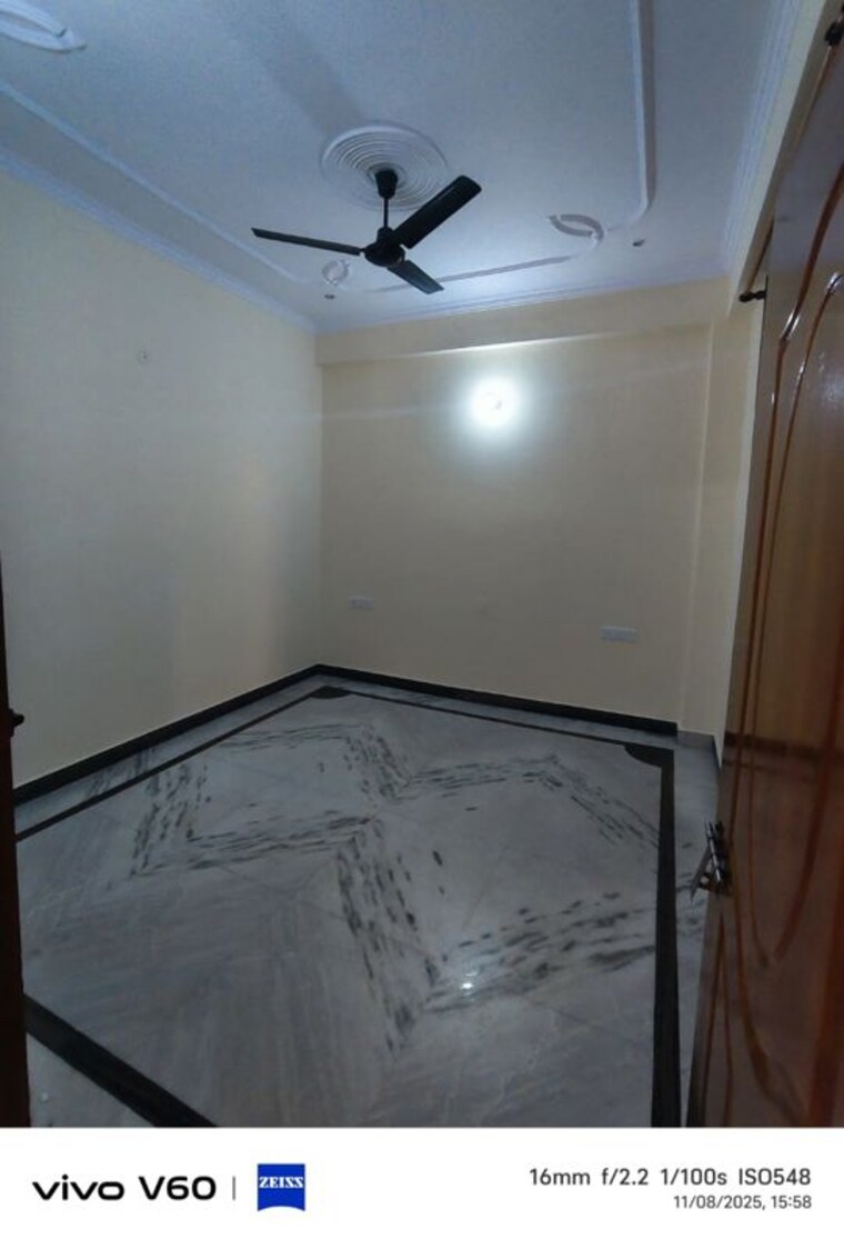 Room, rwa-apartments-sector-50 6 Bedroom 112 Sq.Mt. Independent House In Sector 50 Noida 9995364