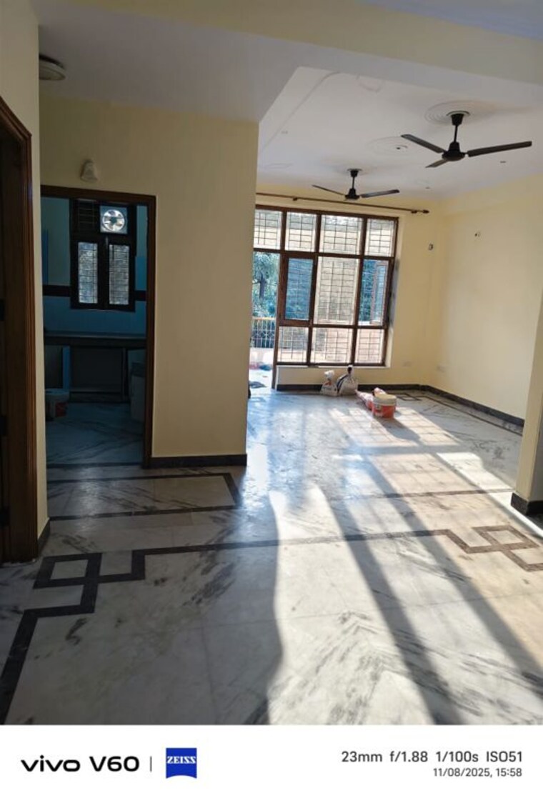 Room, rwa-apartments-sector-50 6 Bedroom 112 Sq.Mt. Independent House In Sector 50 Noida 9995364