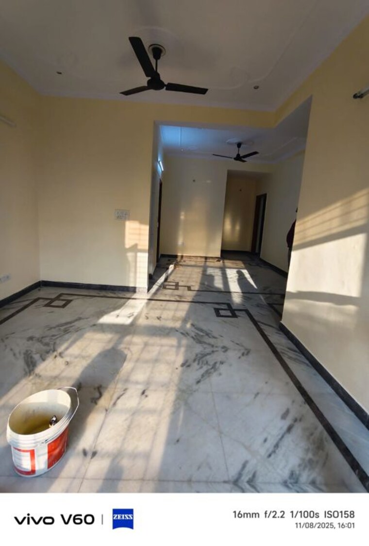 Room, rwa-apartments-sector-50 6 Bedroom 112 Sq.Mt. Independent House In Sector 50 Noida 9995364