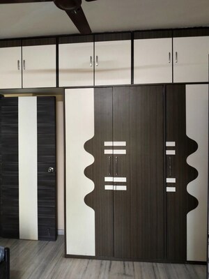 Room in 2 BHK Apartment at Shingar Apartment, Mulund East – for Rent