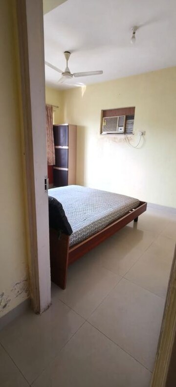 Bedroom in 3 BHK Apartment at K Raheja Palm Spring, Malad West – for Rent