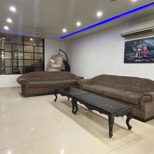 Gym in 3 BHK Builder Floor at Malviya Nagar – for Rent