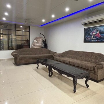 Gym in 3 BHK Builder Floor at Malviya Nagar – for Rent