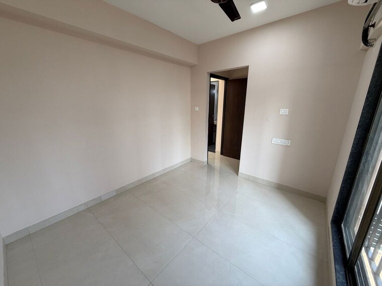 Room, cementers-tavisa 2 Bedroom 640 Sq.Ft. Apartment In Malad West Mumbai 9995402