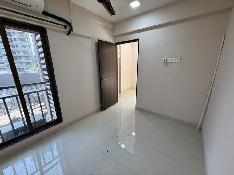 Room, cementers-tavisa 2 Bedroom 640 Sq.Ft. Apartment In Malad West Mumbai 9995402