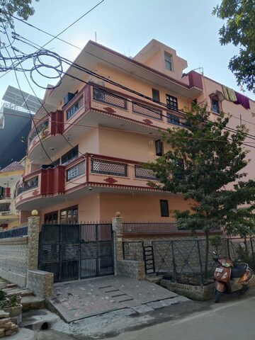 6+ BHK Independent House – Exterior View View at RWA Apartments Sector 50, Sector 50 - for Sale