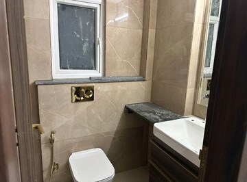 Bathroom in 3 BHK Apartment at Smart World Orchard, Sector 61 – for Rent
