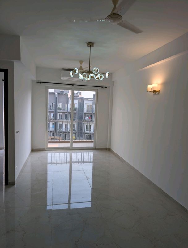3 BHK + Extra Room Apartment For Rent in Smart World Orchard