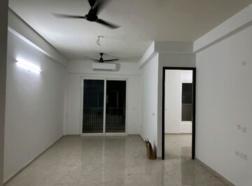 Room in 3 BHK Apartment at Smart World Orchard, Sector 61 – for Rent