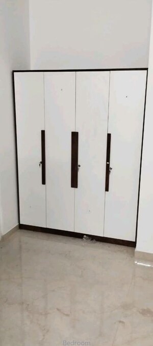 Room in 3 BHK Apartment at Smart World Orchard, Sector 61 – for Rent