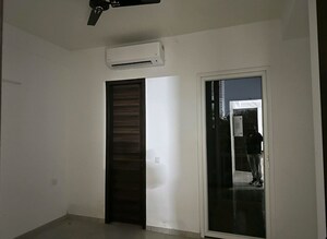 Building Lobby in 3 BHK Apartment at Smart World Orchard, Sector 61 – for Rent