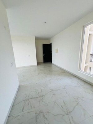 Room in 3 BHK Apartment at Barnala Green Lotus Avenue, Ambala Highway – for Rent