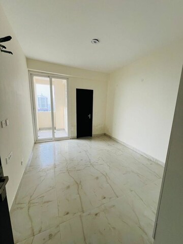 Room in 3 BHK Apartment at Barnala Green Lotus Avenue, Ambala Highway – for Rent