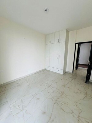 Room in 3 BHK Apartment at Barnala Green Lotus Avenue, Ambala Highway – for Rent