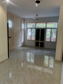 4 BHK + Servant Room Apartment For Sale in DLF The Aralias