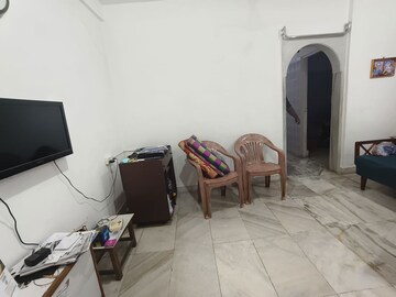 Living Room in 2 BHK Apartment at Borivali West – for Rent