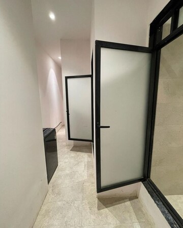 Furnished Amenities in 1 BHK Apartment at Skylink Sky Heights, Andheri East – for Sale