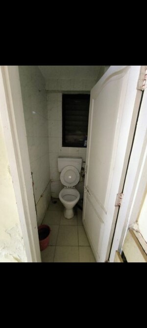 Bathroom in 1 RK Apartment at Ahuja Towers, Prabhadevi – for Rent