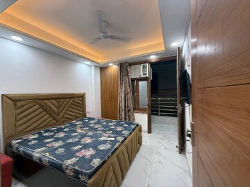 Bedroom in 1 BHK Builder Floor at Saket – for Rent