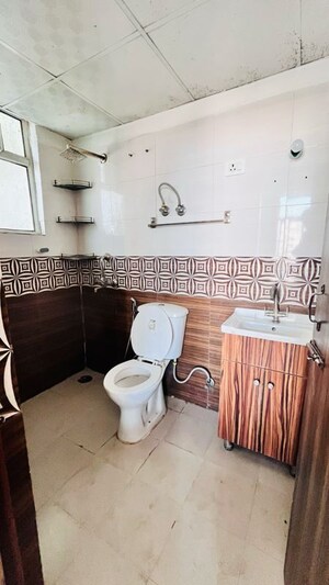Team Area in 3 BHK Apartment at Proview Officer City, Sehani Khurd – for Rent