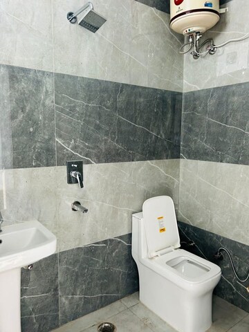 Bathroom in 2 BHK Builder Floor at Aamwala – for Rent