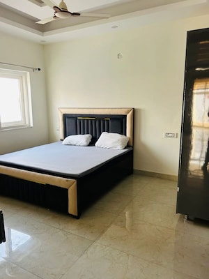 Bedroom in 2 BHK Builder Floor at Aamwala – for Rent