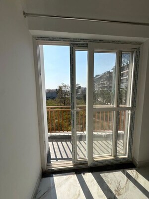 Room in 2 BHK Builder Floor at Aamwala – for Rent